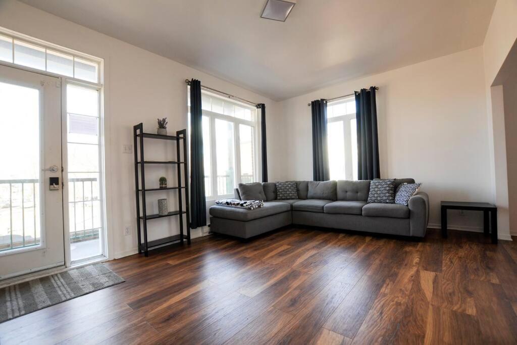 The 1810 - Spacious With Balcony - North Of Quebec Exterior foto